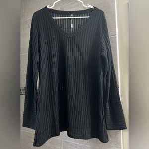 Wiholl women’s XL v-neck long sleeve top. Brand new with tags!